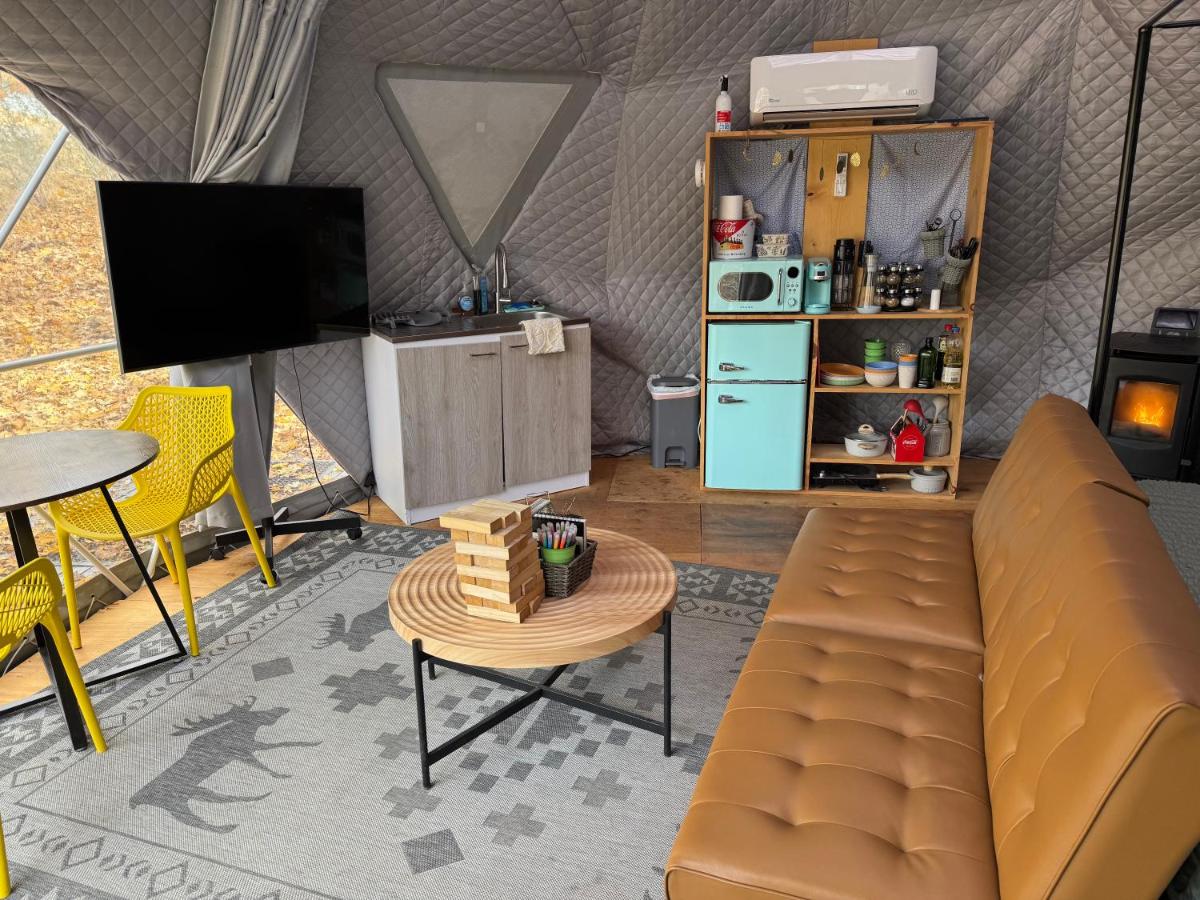 Enchanted Forest Dome ,10-15 minutes to Kings Canyons-New pellet stove for cozy warm nights - Housity