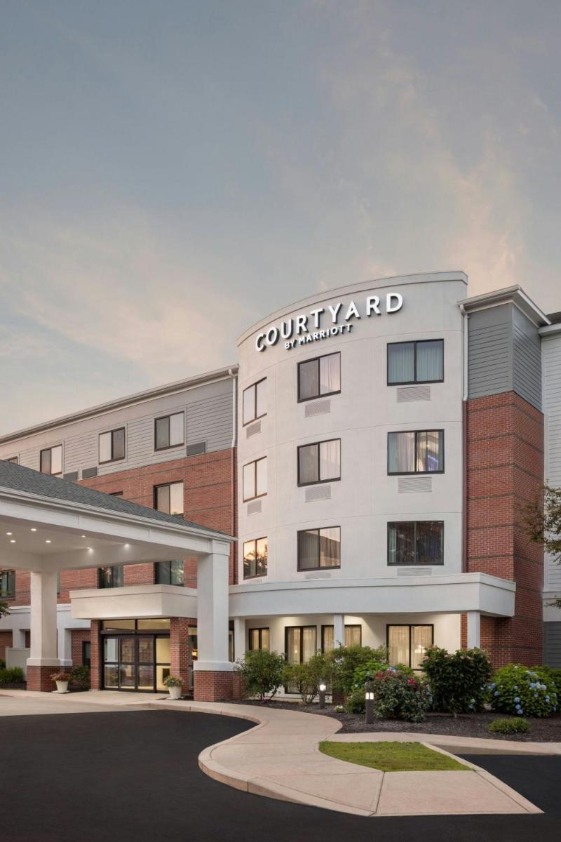 Courtyard by Marriott Portland Airport - Housity