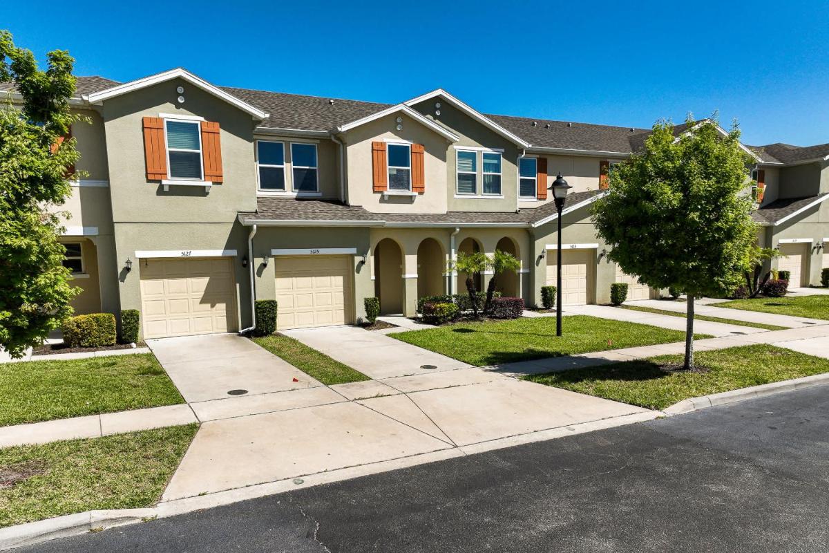 Amazing 4 bedroom house near Disney - Housity