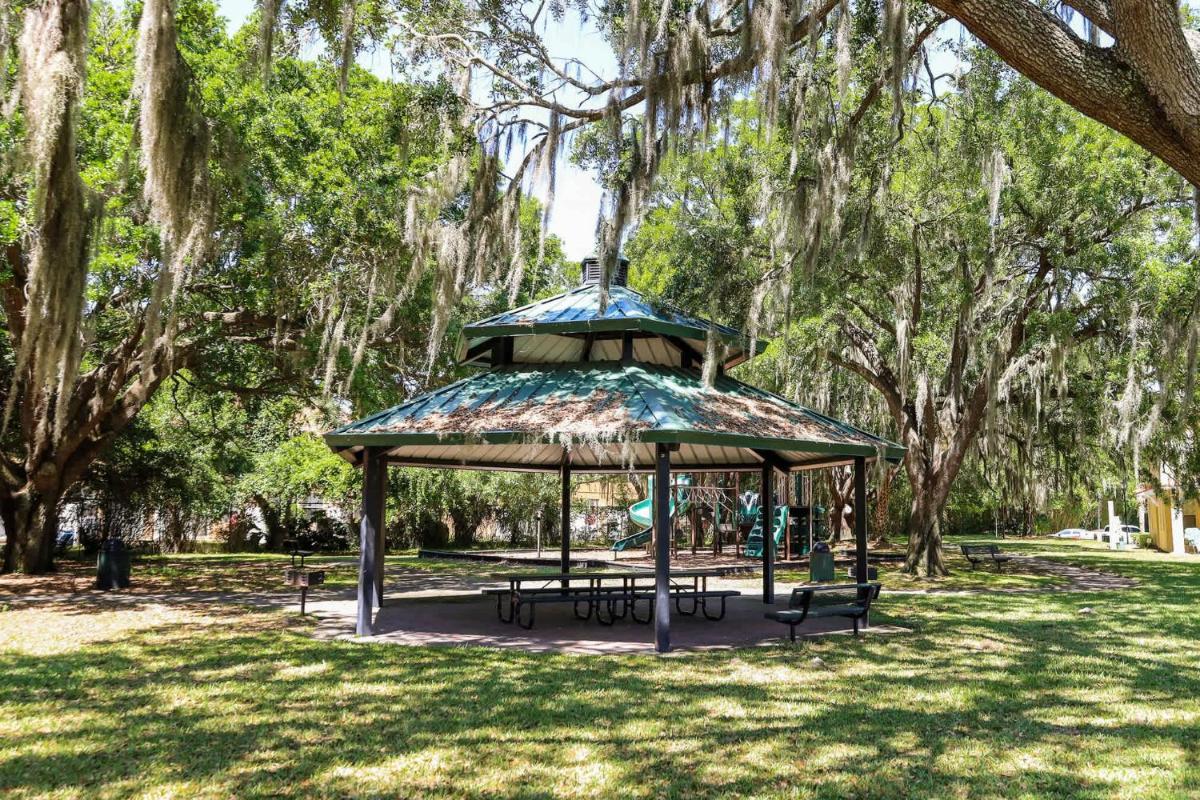 Amazing 4 bedroom house near Disney - Housity