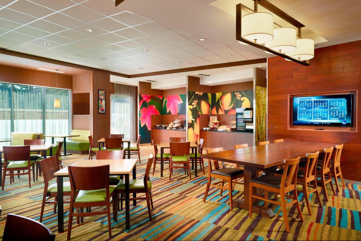 Fairfield Inn & Suites by Marriott Hendersonville Flat Rock - Housity