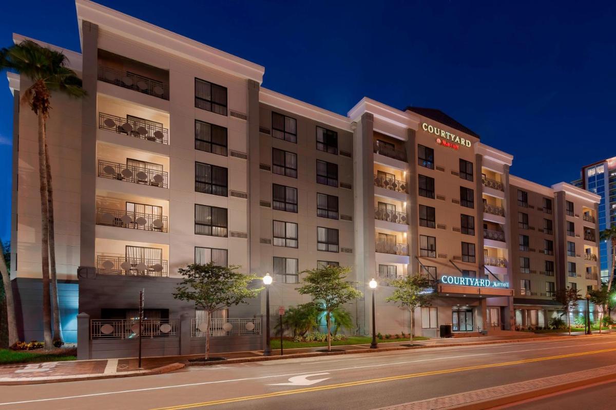 Courtyard Tampa Downtown - Housity