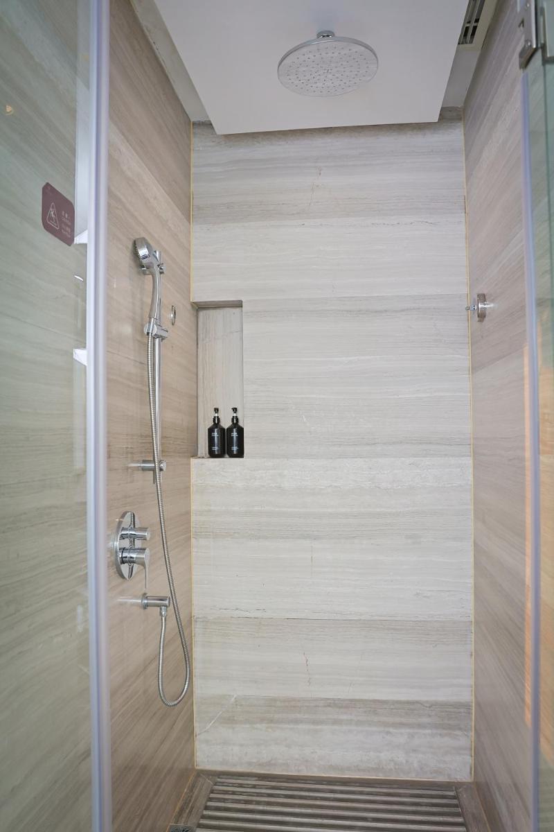 Expo Center Hotel - Housity