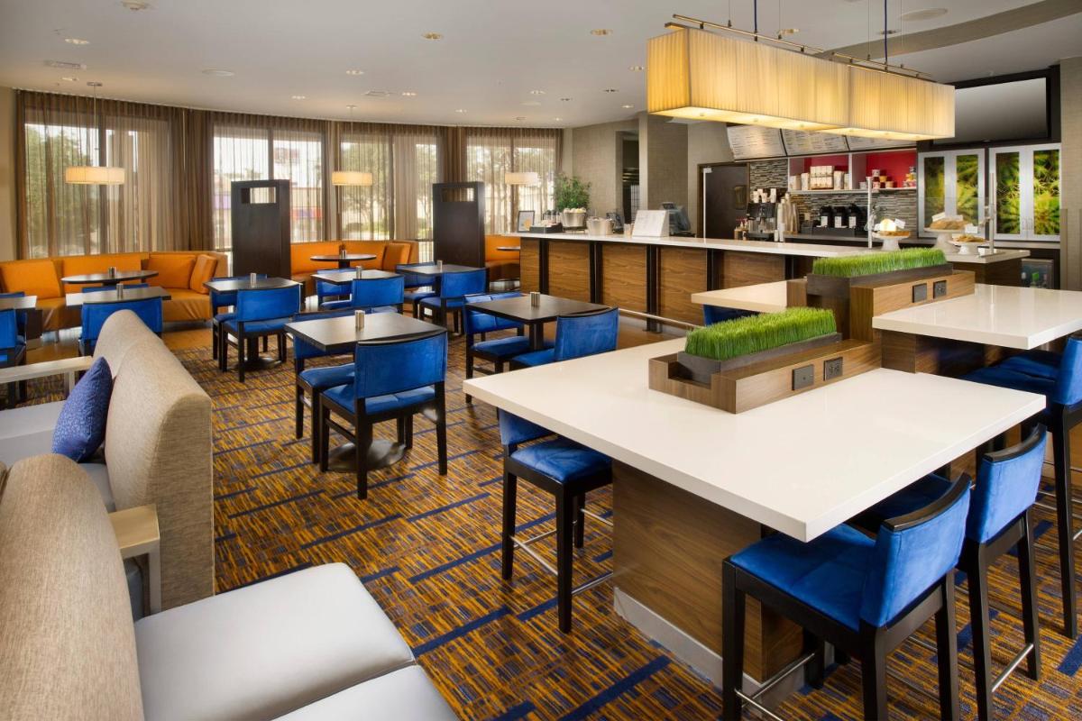 Courtyard by Marriott San Antonio Lackland - Housity