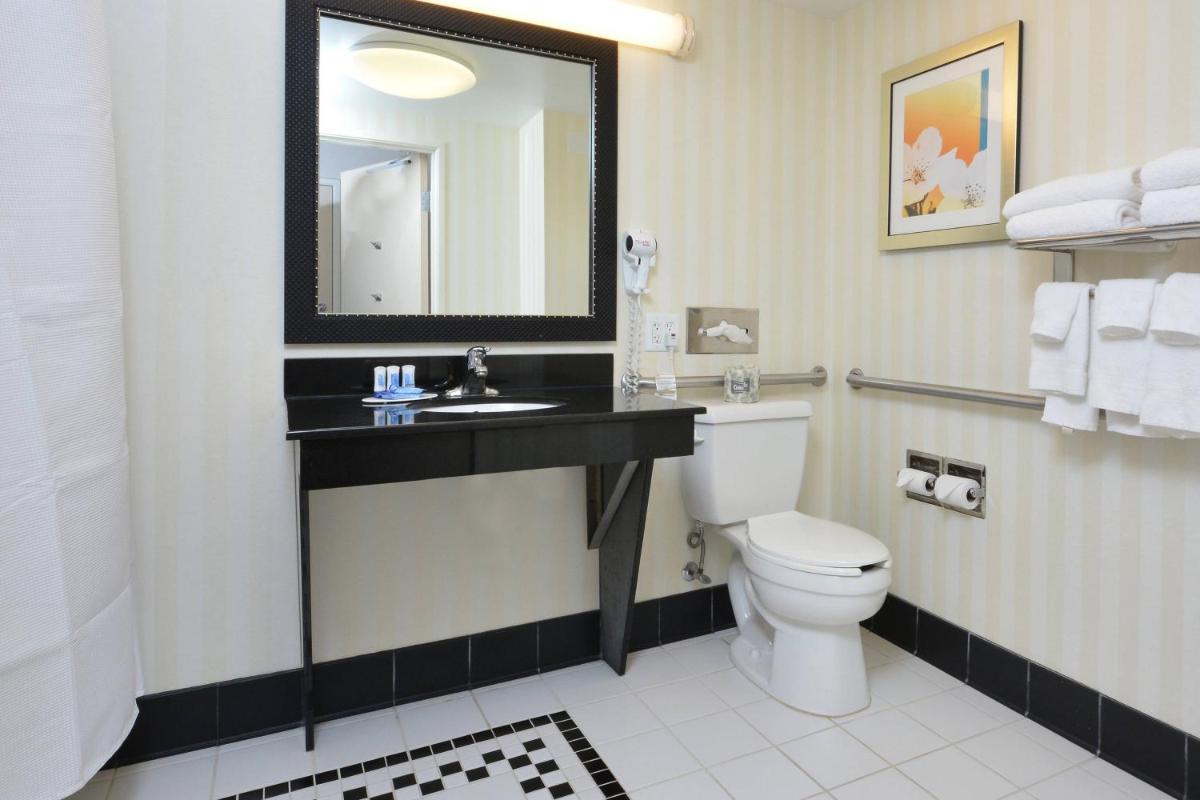 Fairfield Inn & Suites Wytheville - Housity