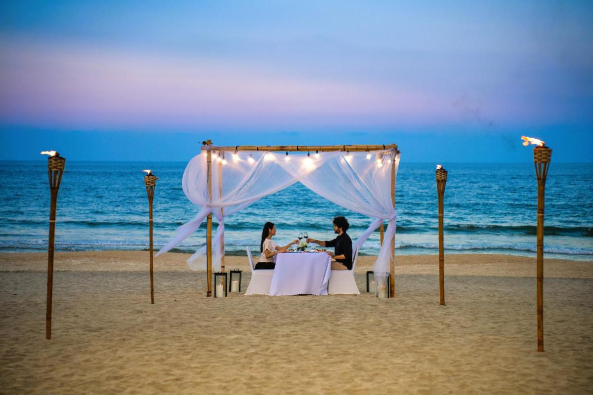 Wyndham Hoi An Royal Beachfront Resort & Villas - Hizvo