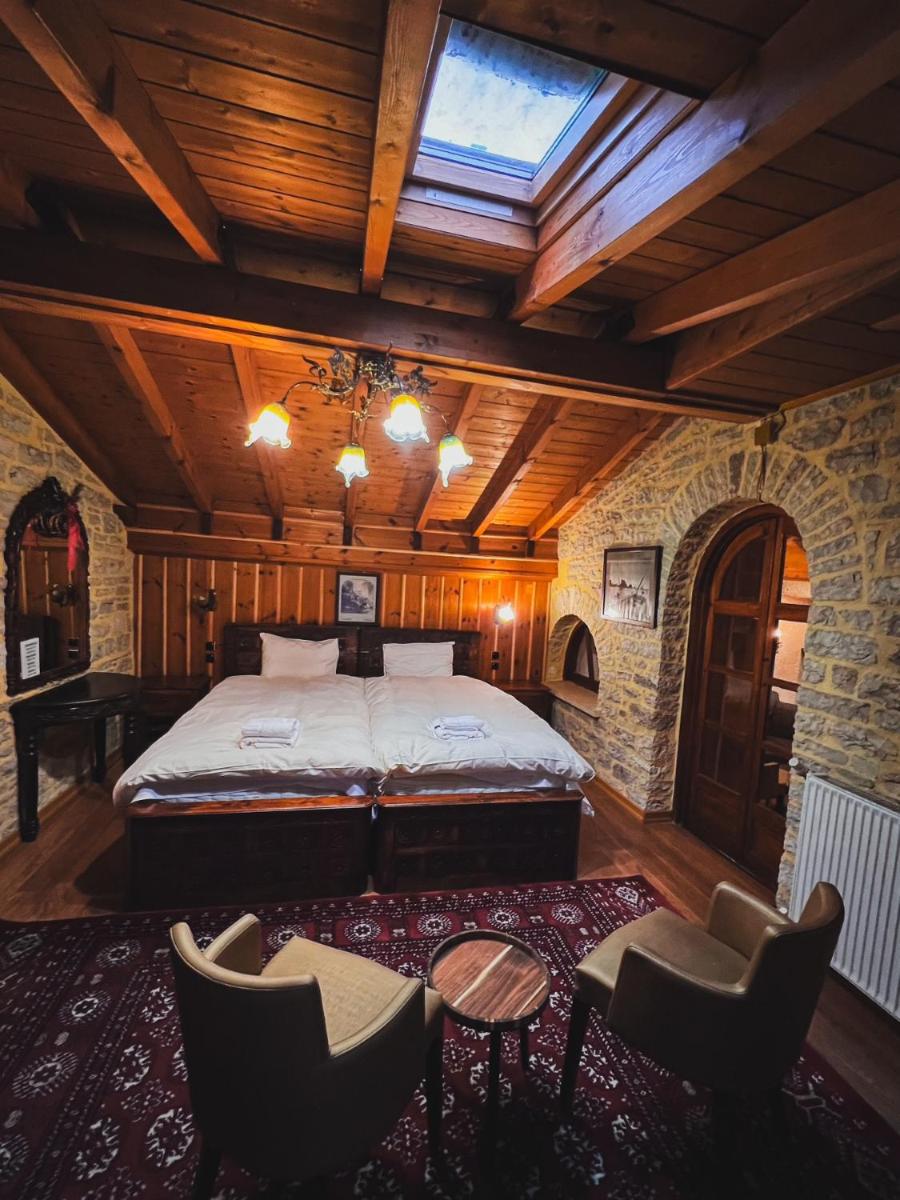 Archontiko Zarkada - Housity