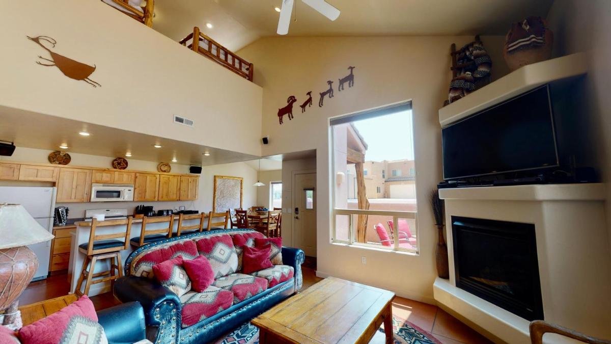 Vista Villa #3A5 - Housity