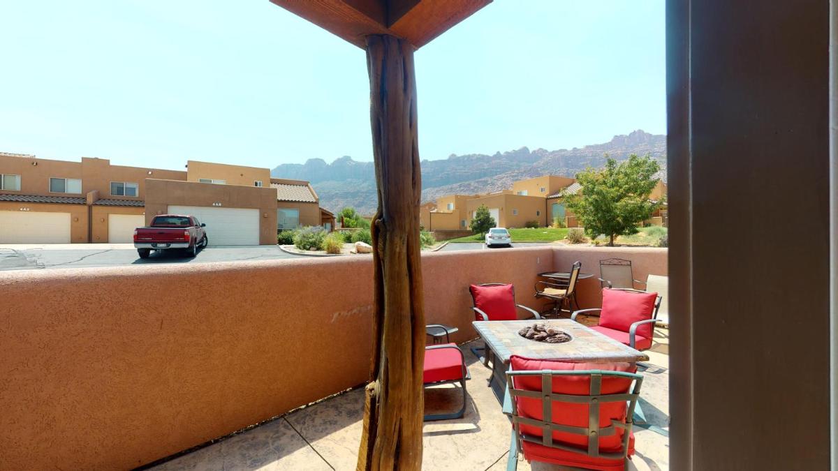 Vista Villa #3A5 - Housity