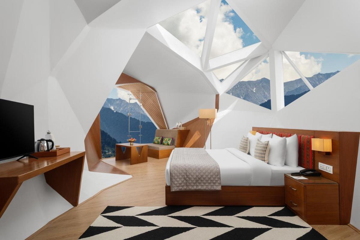 Tree of Life Eila Art Hotel, Manali - Hizvo
