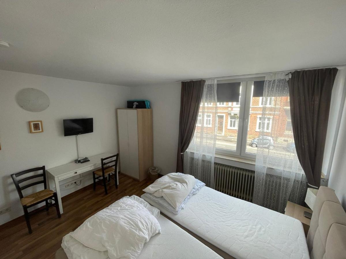Raaz Pension - Housity