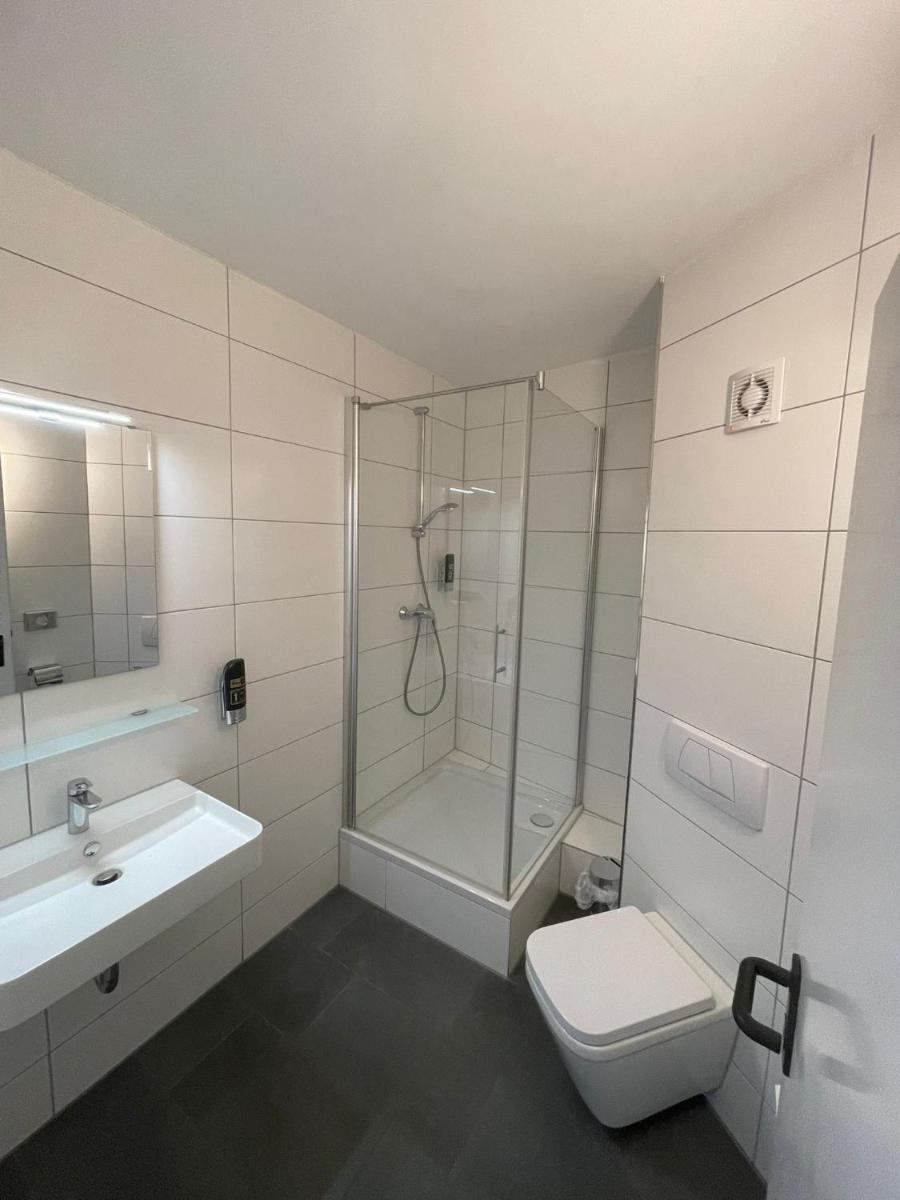 Raaz Pension - Housity