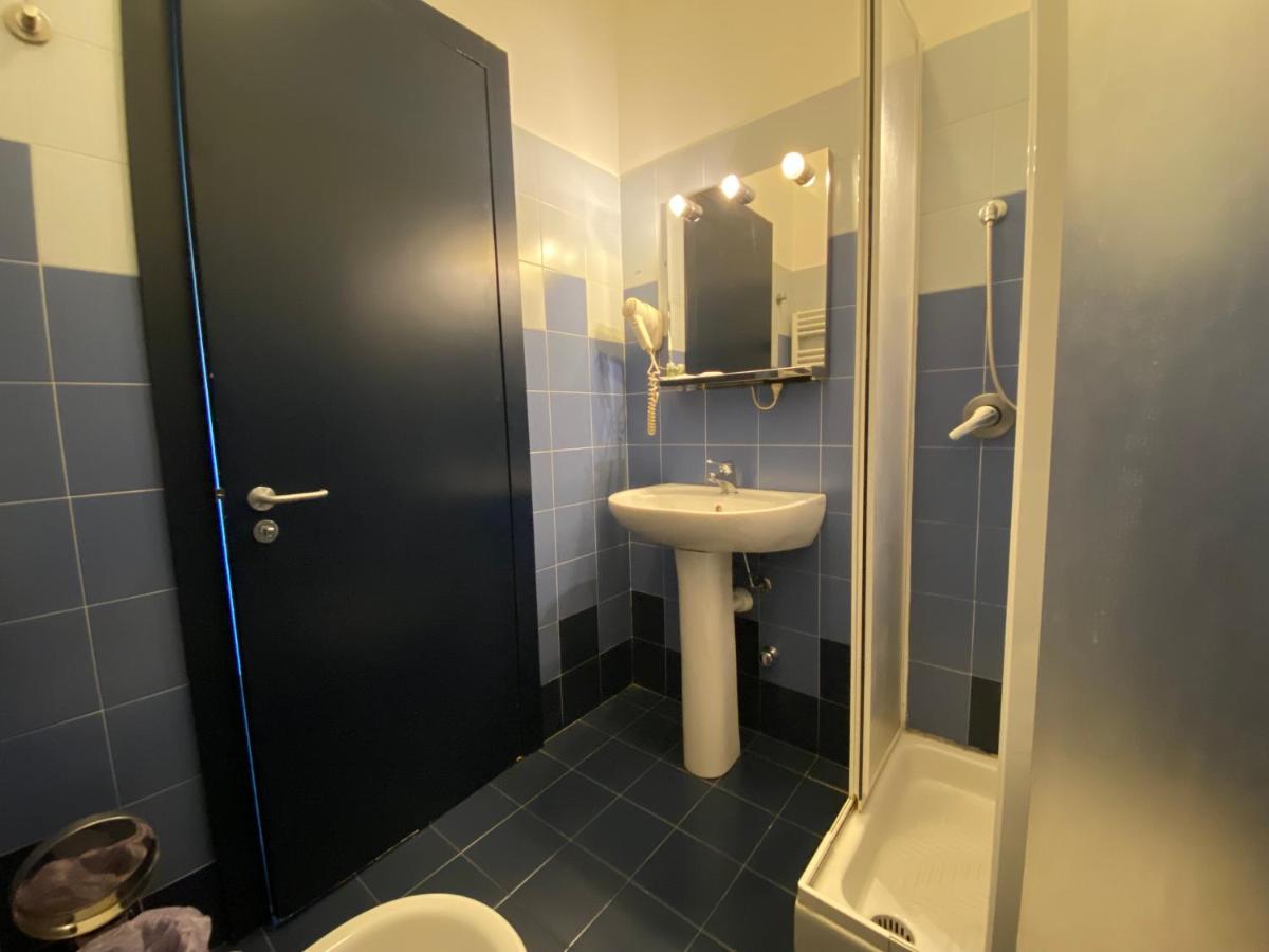 NONE Holiday HOTEL - Housity