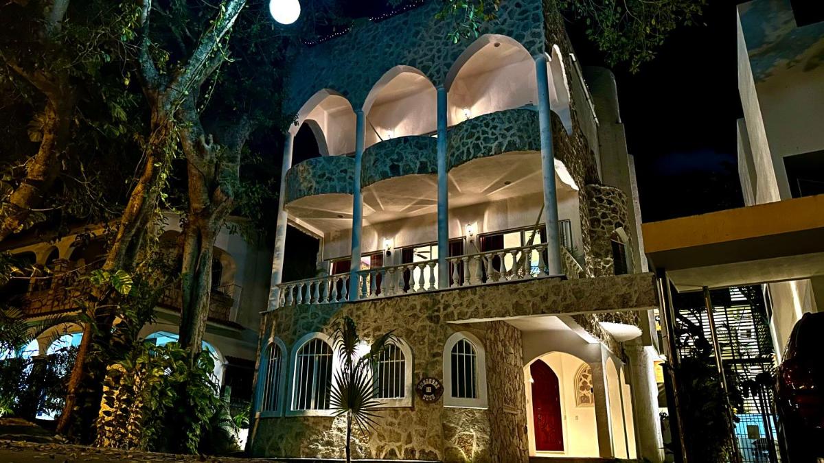 Castillo de Amor - HoneyMoon - Housity
