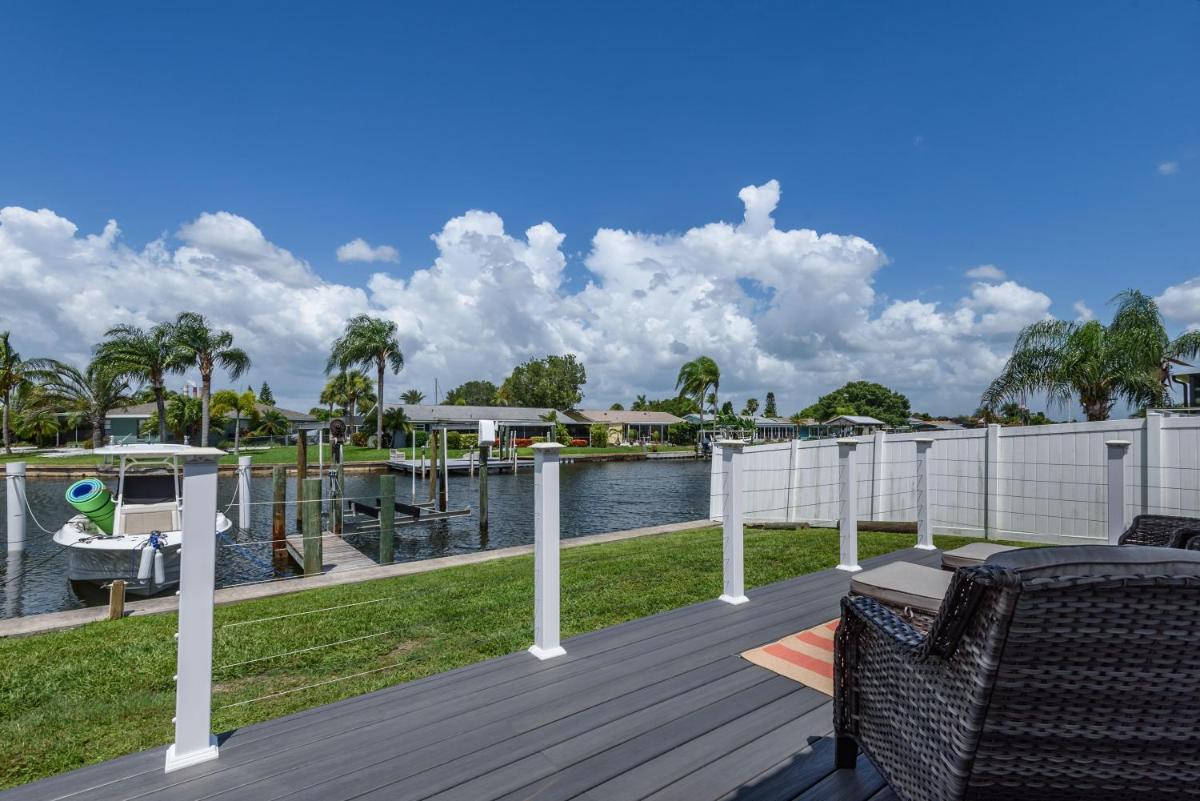 Newly Renovated Condo in Apollo Beach - Housity