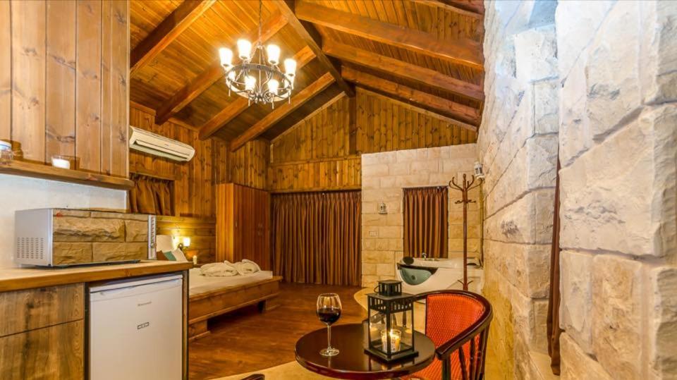 Gilad Cabins - Housity