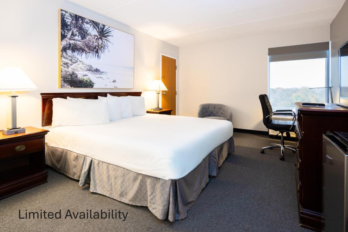 The View Inn & Suites Bethlehem / Allentown / Lehigh Airport - Housity