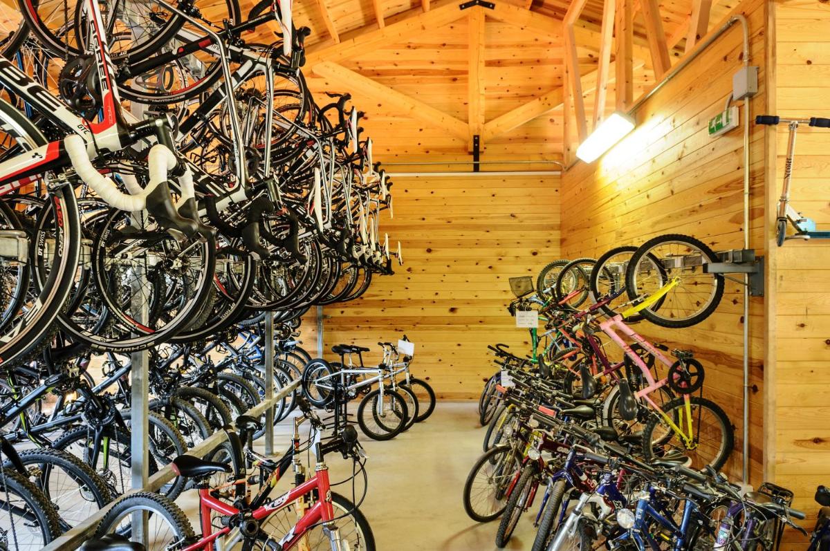 Montar en bicicleta en Estival ElDorado Resort o alrededores