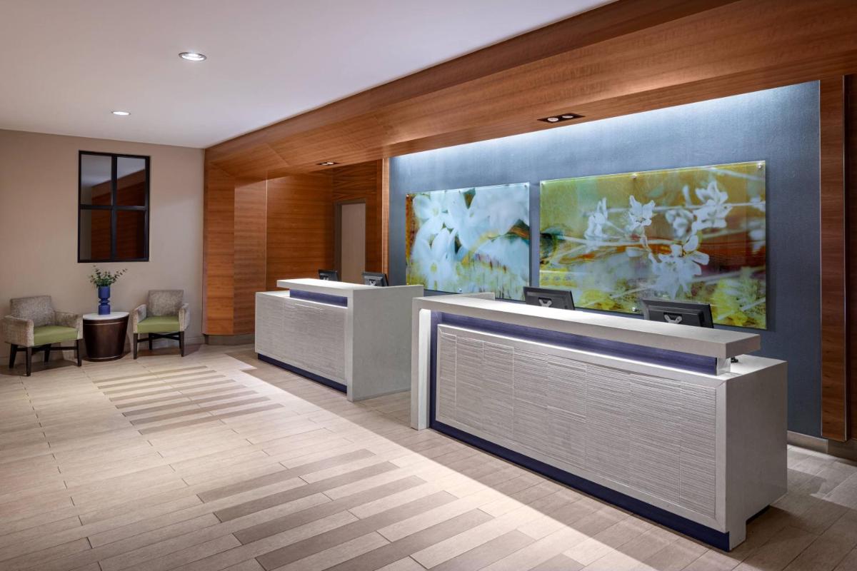 Delta Hotels by Marriott Anaheim Garden Grove - Housity
