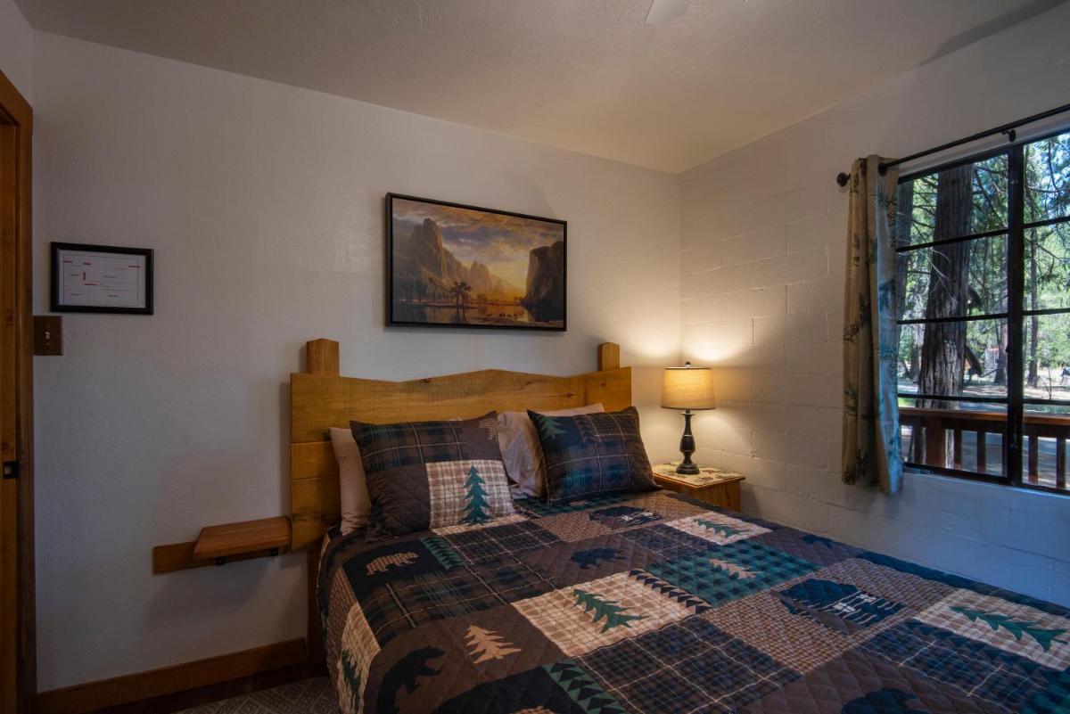 Whispering Pines - Housity