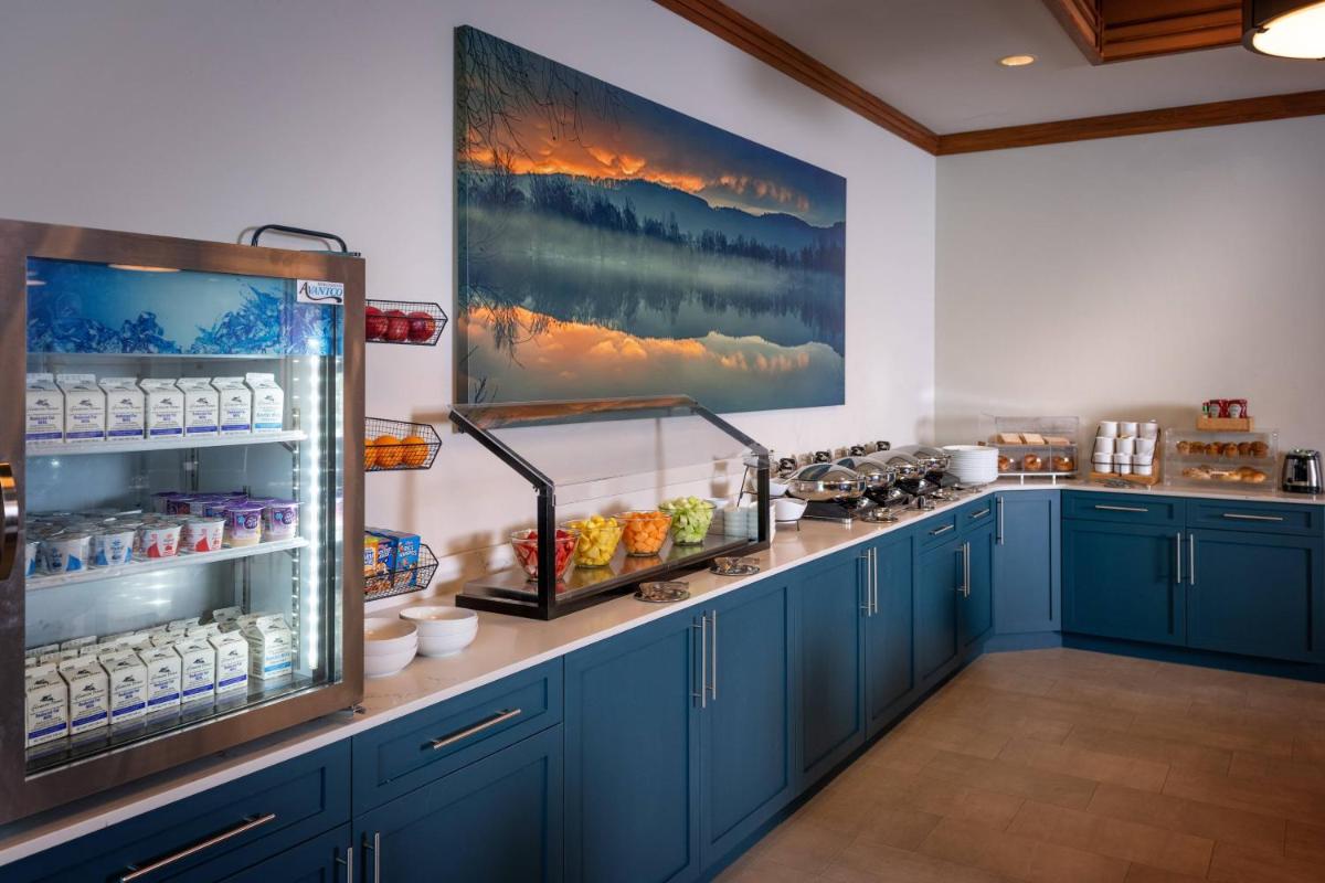 Delta Hotels by Marriott Huntington Mall - Housity