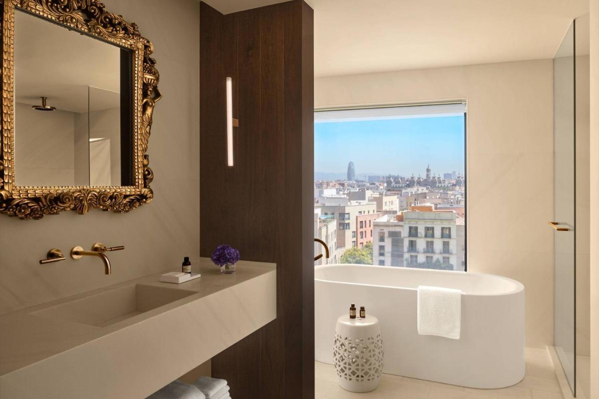 Un baño de The Barcelona EDITION