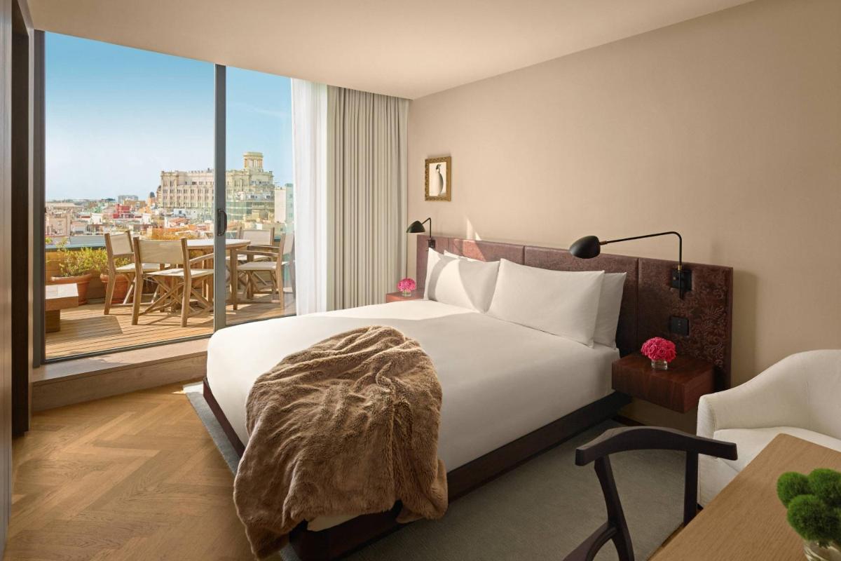 Cama o camas de una habitación en The Barcelona EDITION