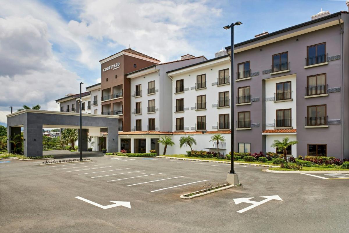 Courtyard by Marriott San Jose Escazu - Housity