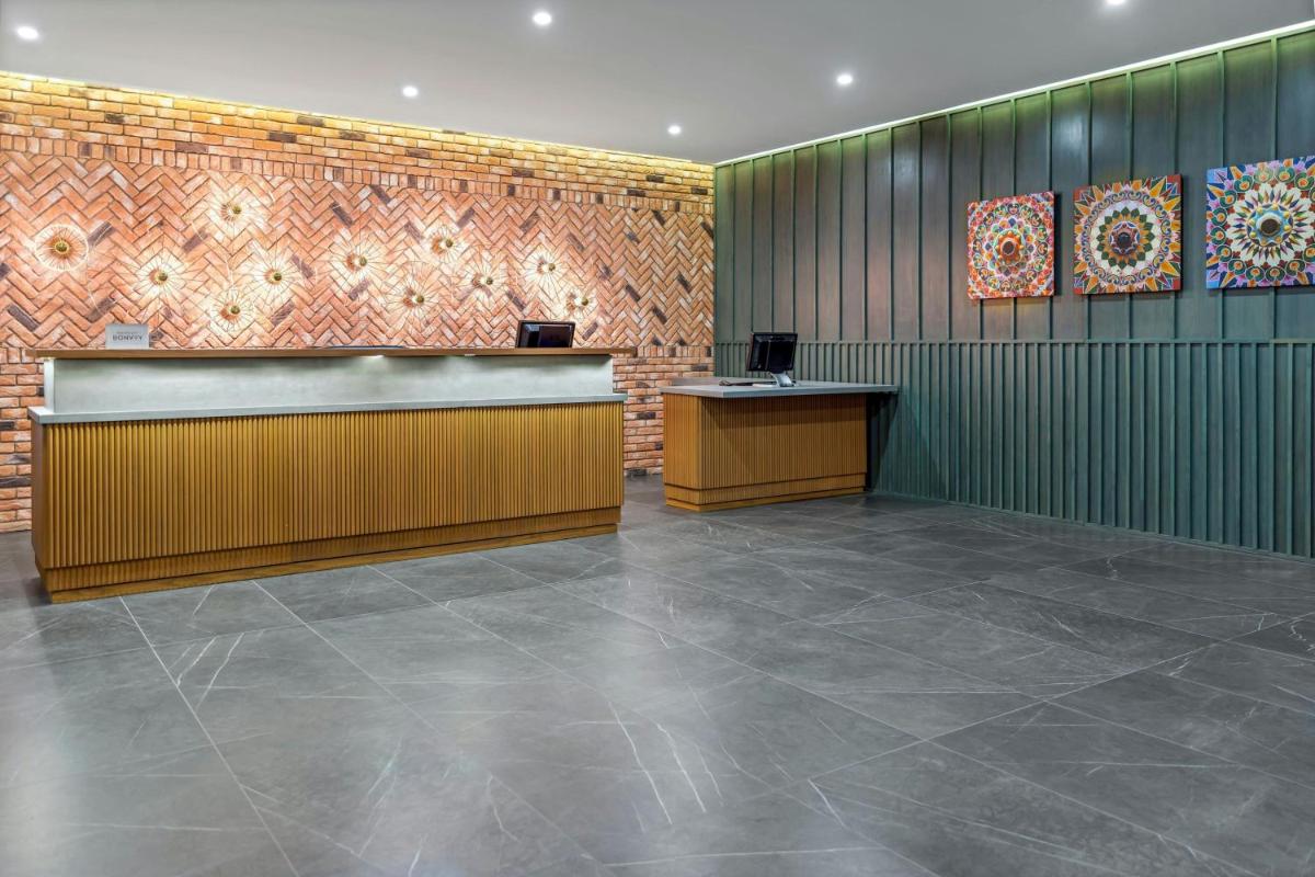 Courtyard by Marriott San Jose Escazu - Housity