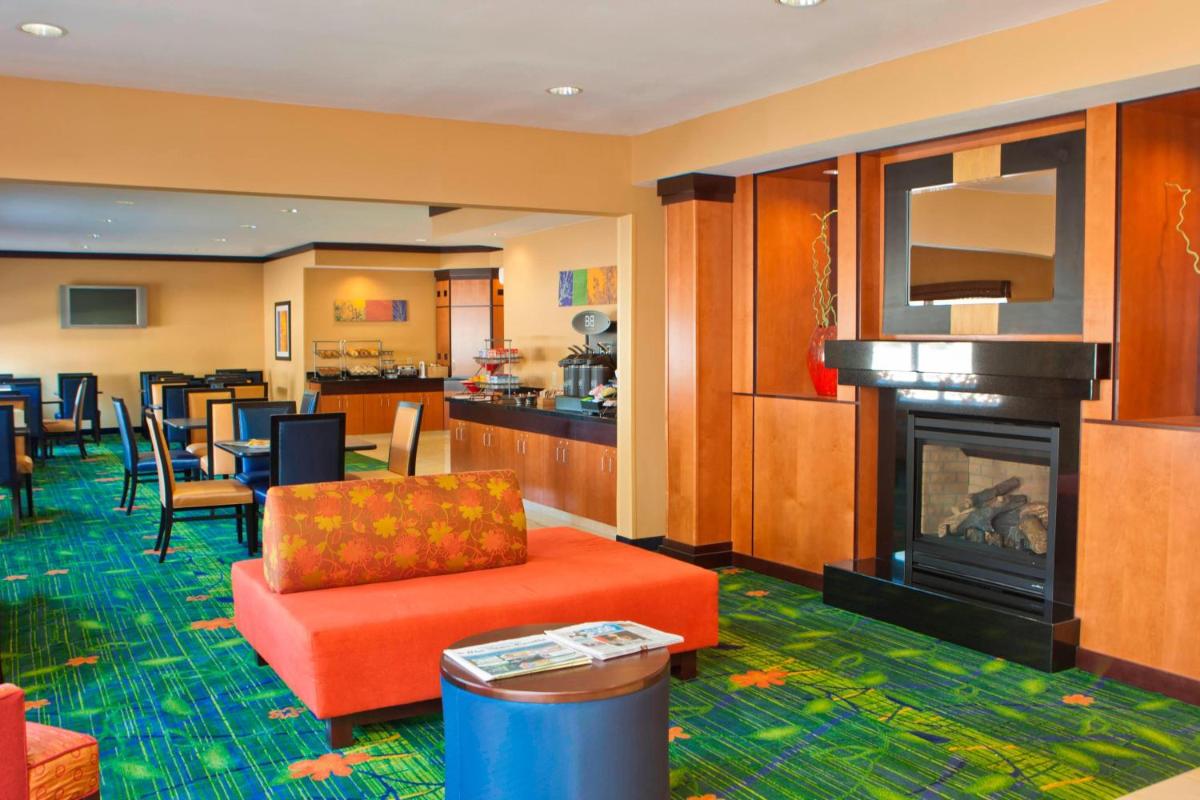 Fairfield Inn & Suites by Marriott Champaign - Housity