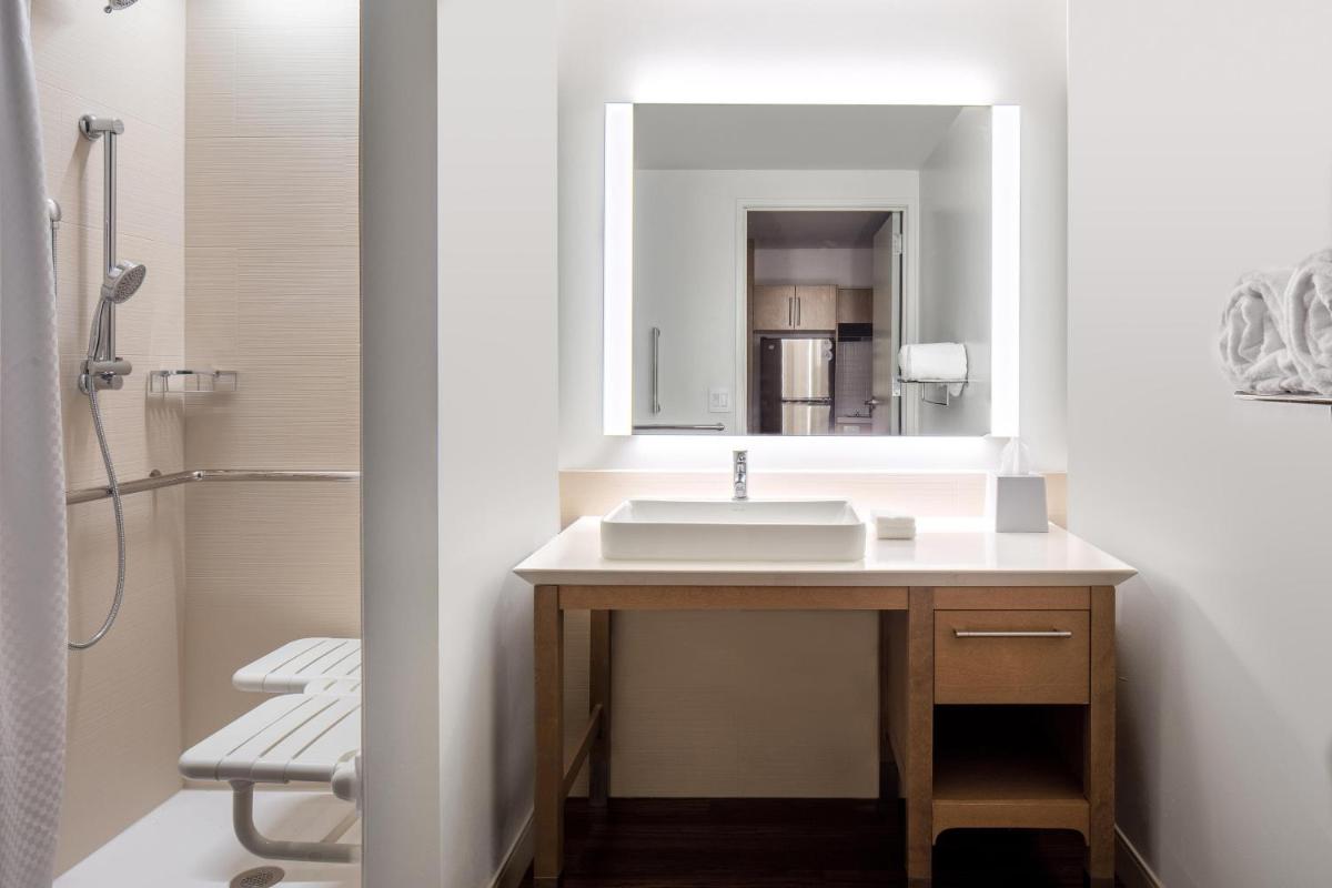 Element by Marriott Iowa City - Housity