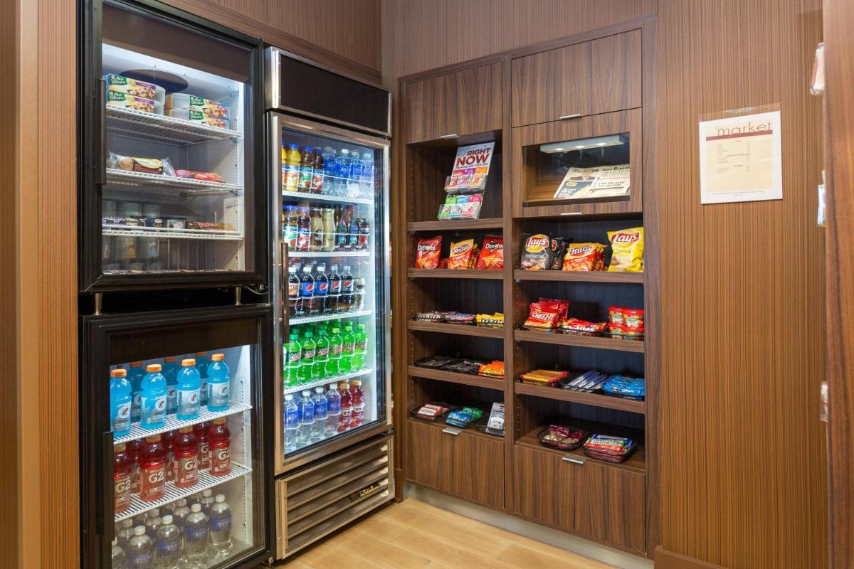 Fairfield Inn & Suites Des Moines West - Housity