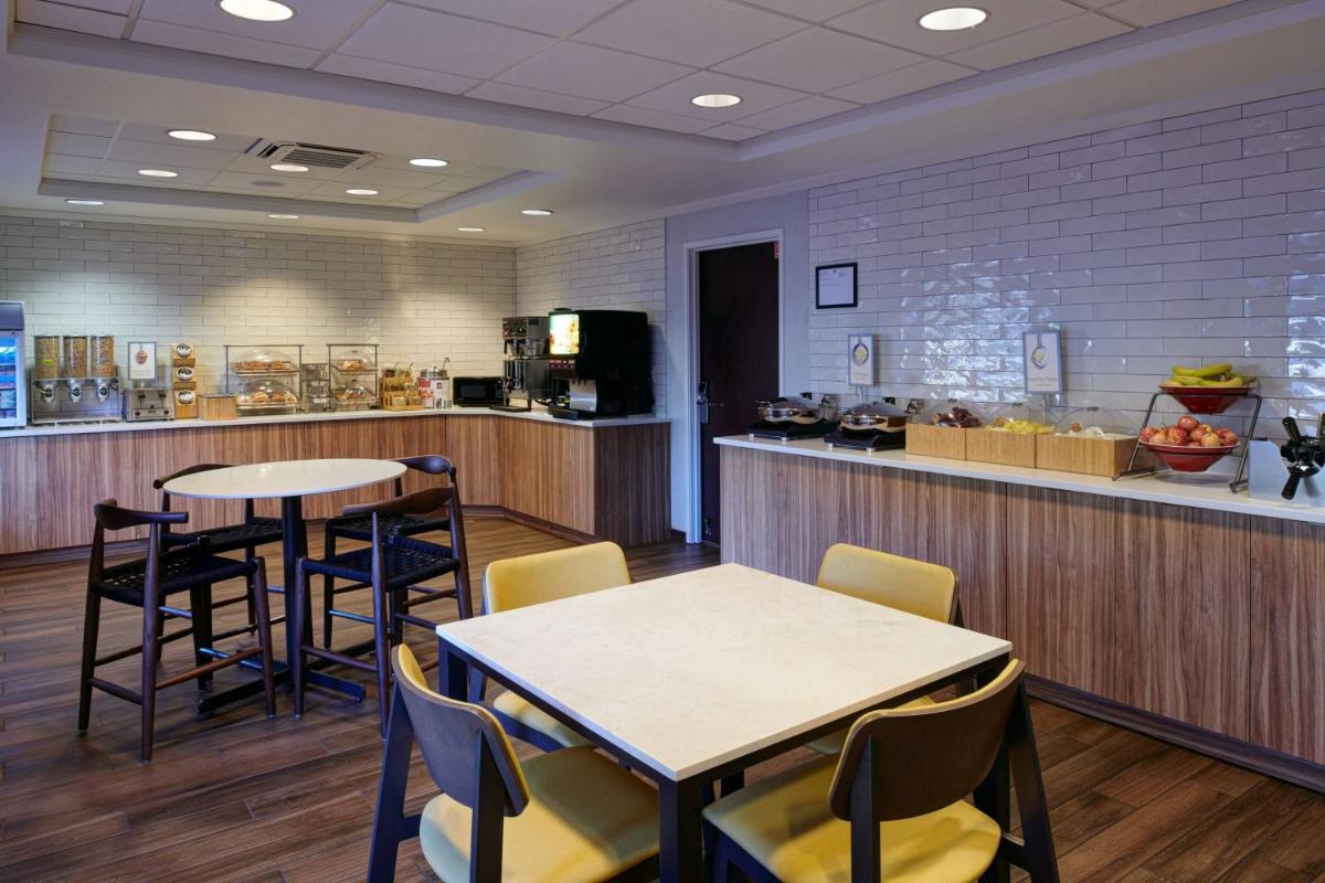Fairfield Inn & Suites Detroit Livonia - Housity