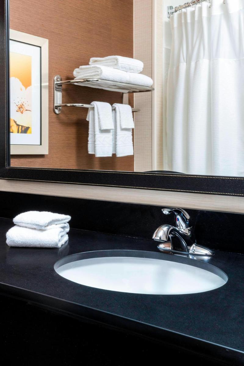 Fairfield Inn & Suites Kansas City Lee's Summit - Housity