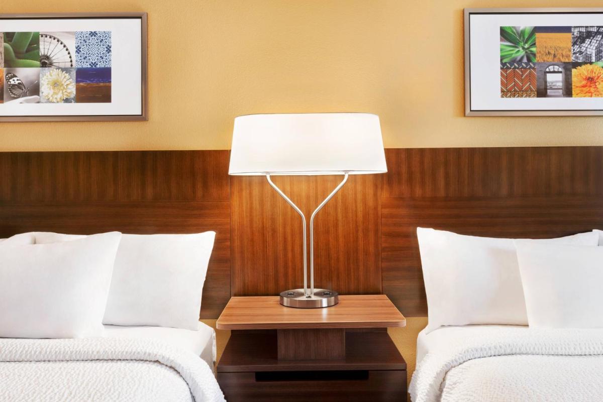 Fairfield Inn by Marriott Roseville - Housity