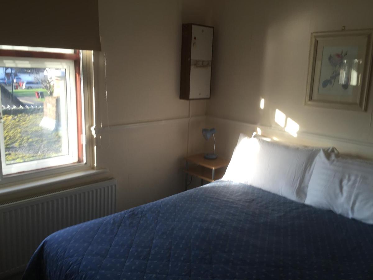 Colnbrook Lodge Guest House - Housity