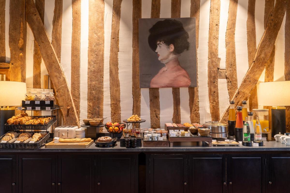 Nourriture dans l'hôtel ou à proximité