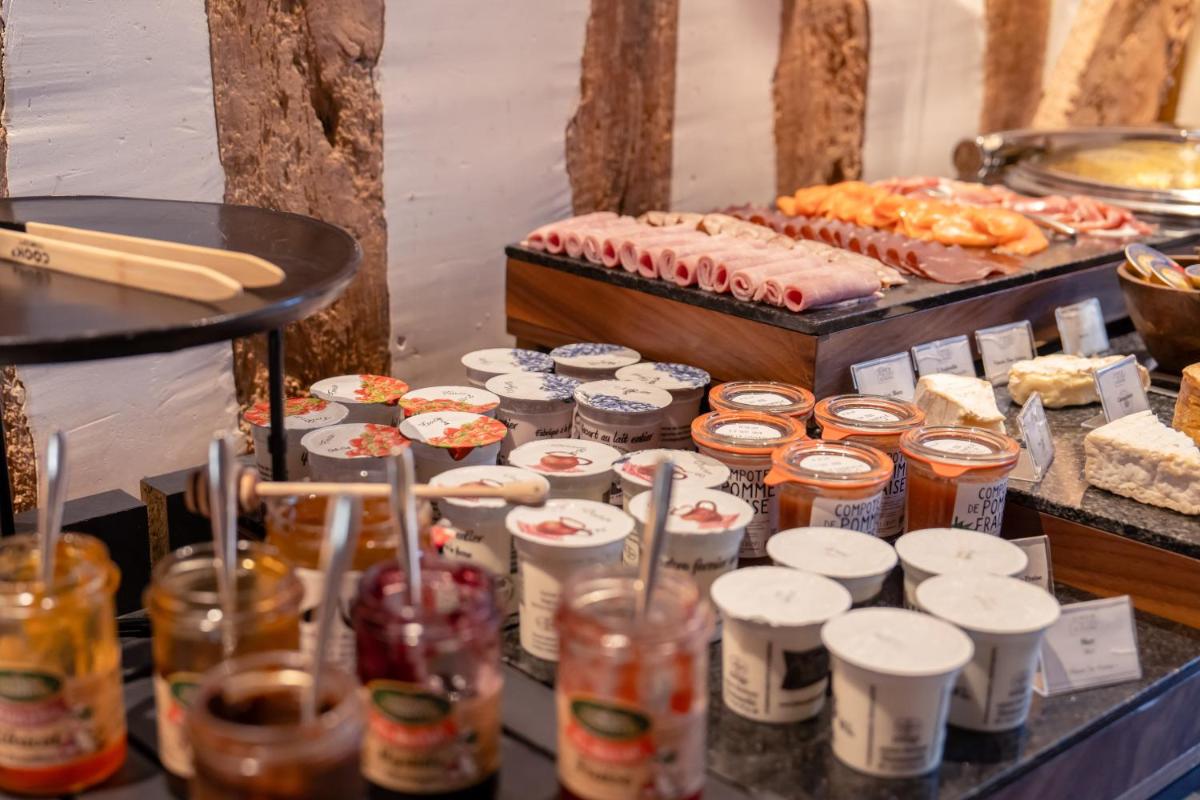 Nourriture dans l'hôtel ou à proximité