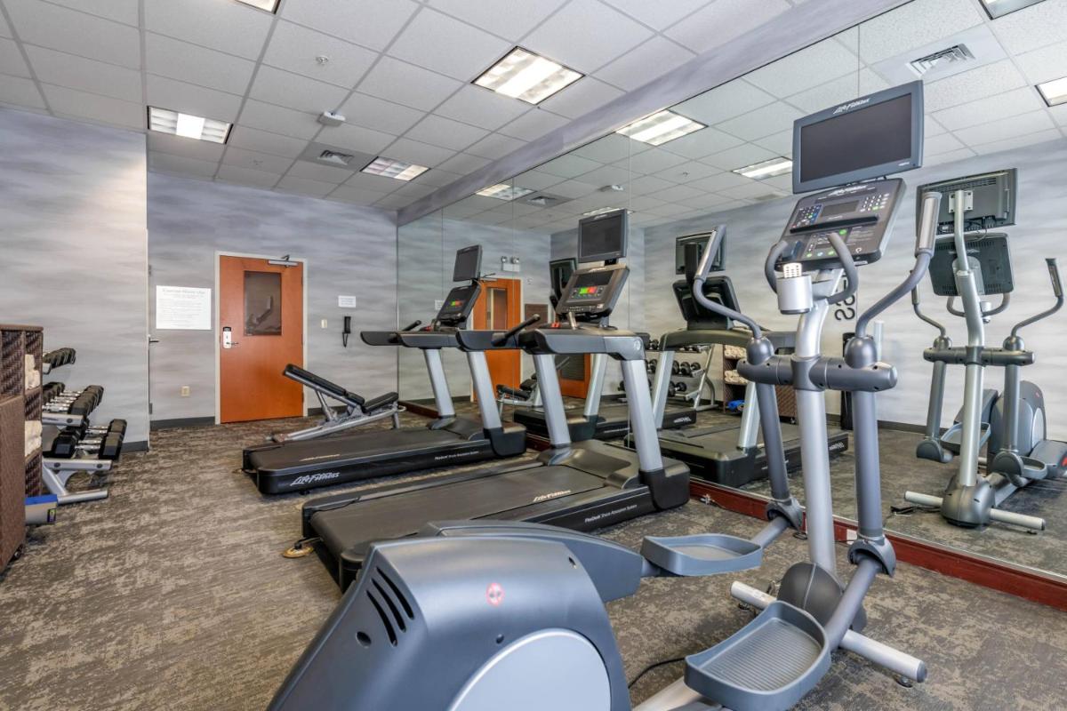 Fairfield Inn and Suites Holiday Tarpon Springs - Housity