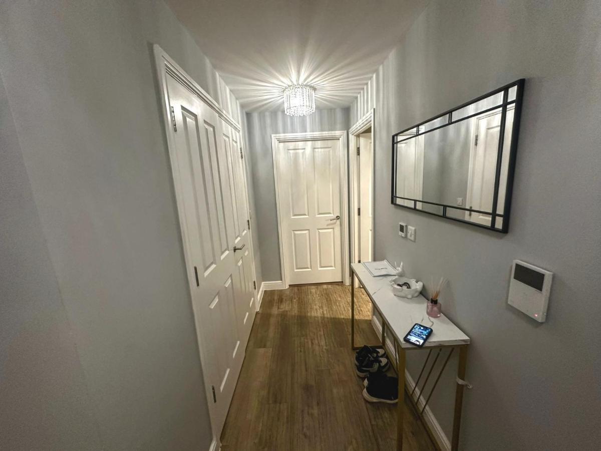 Lovely 2 bedroom 2 bathroom Apartment - Housity