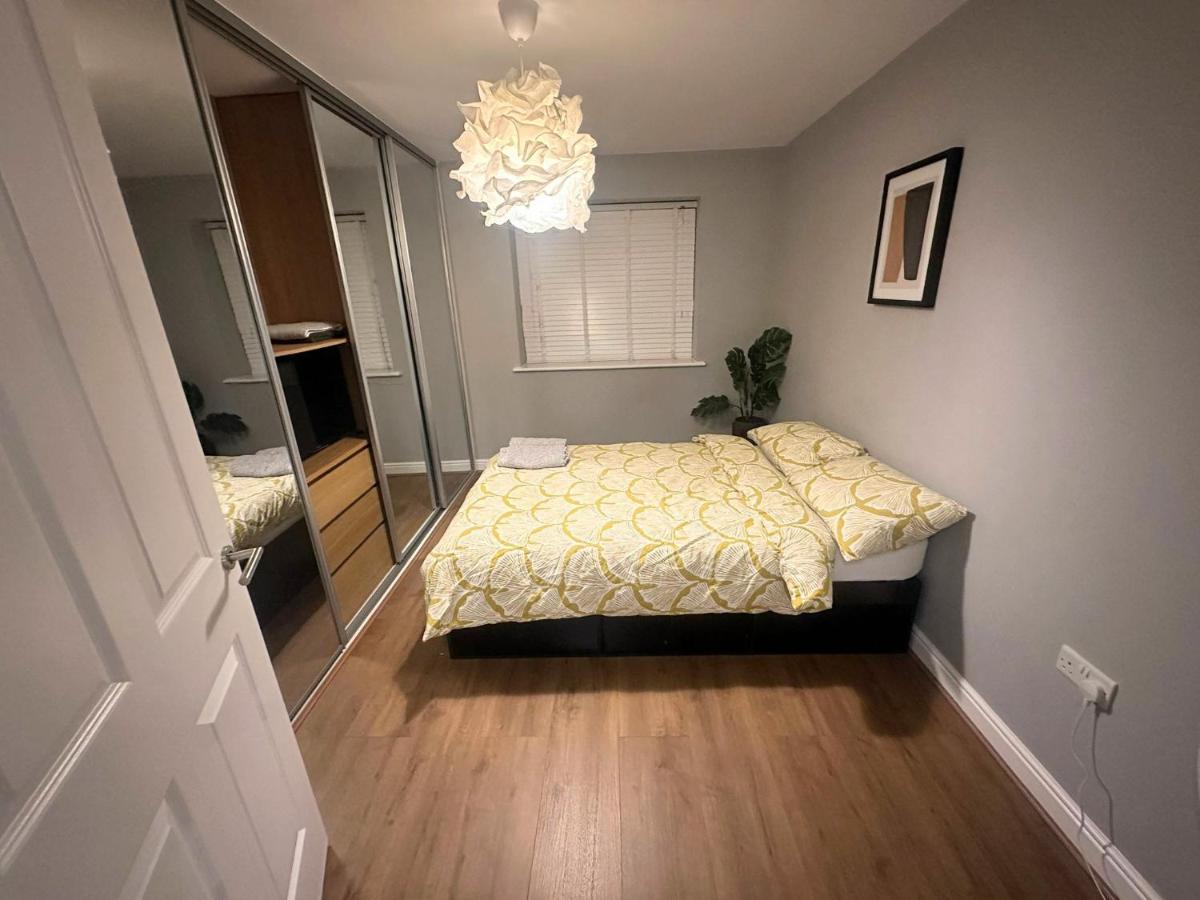 Lovely 2 bedroom 2 bathroom Apartment - Housity