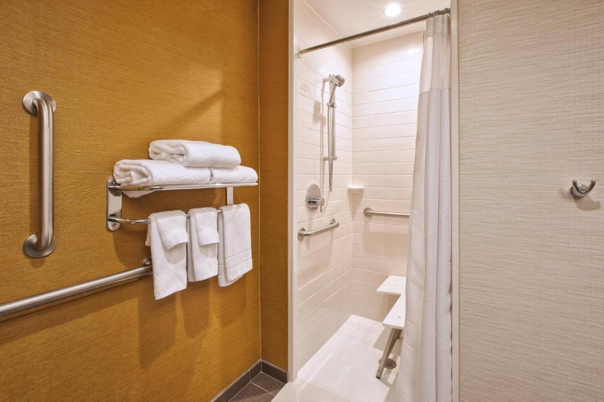 Fairfield Inn & Suites by Marriott Plattsburgh - Hizvo