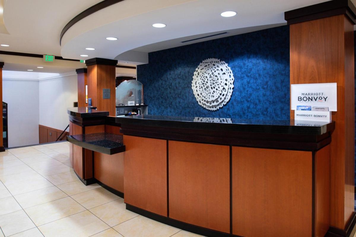 Fairfield Inn & Suites Santa Cruz - Capitola - Housity