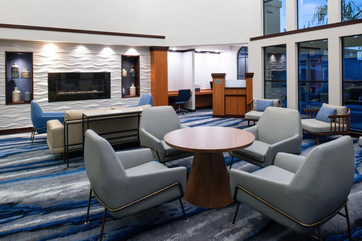 Fairfield Inn & Suites Santa Cruz - Capitola - Housity