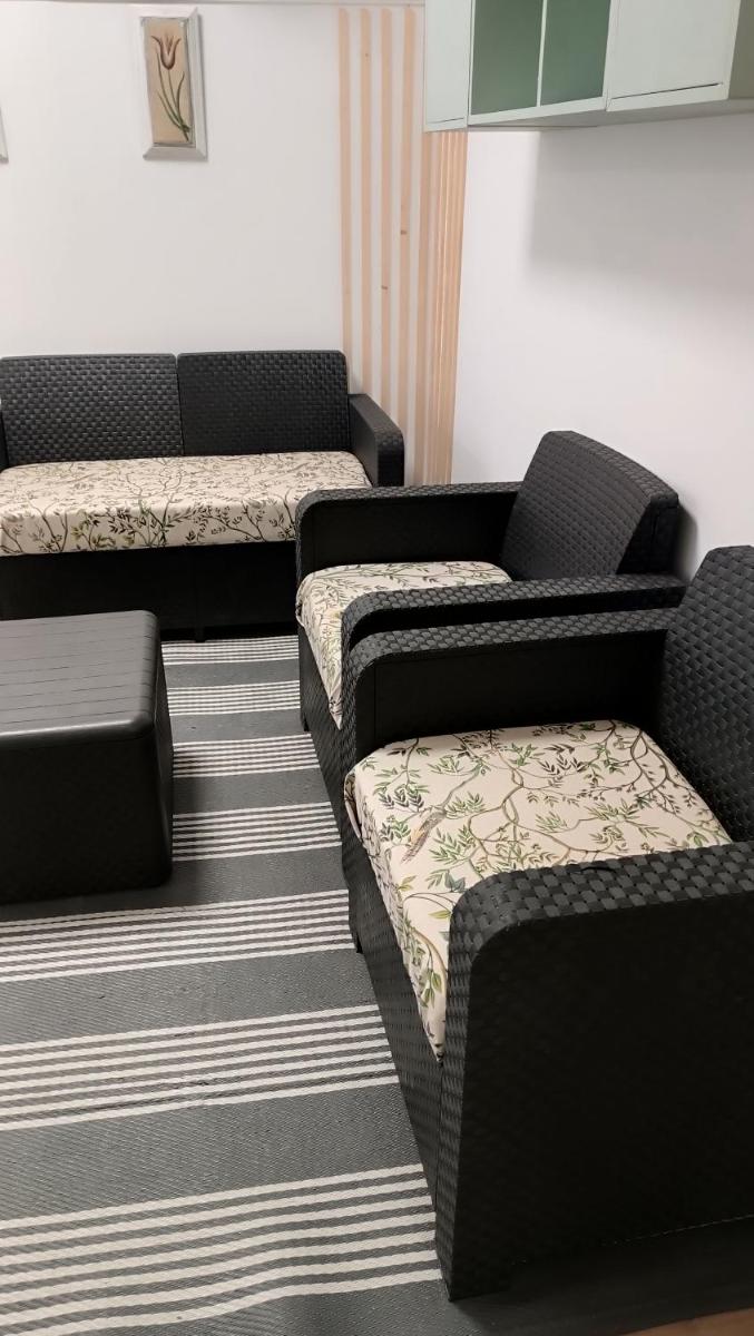Hostel Bretema - Housity
