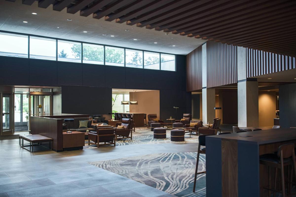 Chicago Marriott Schaumburg - Housity