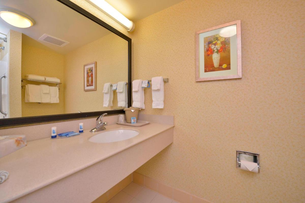 Fairfield Inn and Suites by Marriott Williamsport - Housity
