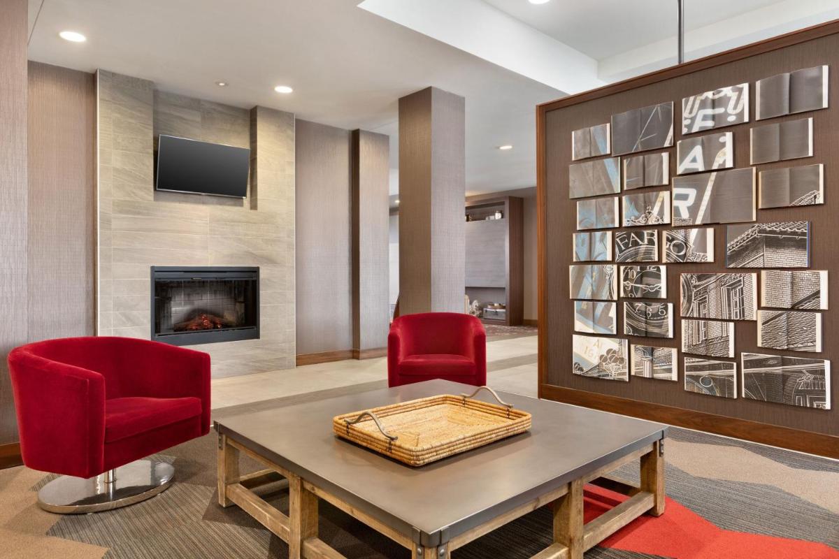 Four Points by Sheraton Fargo Medical Center - Housity