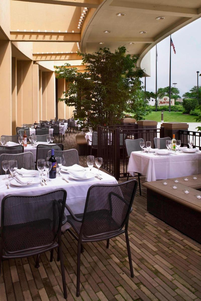 Chicago Marriott Oak Brook - Housity