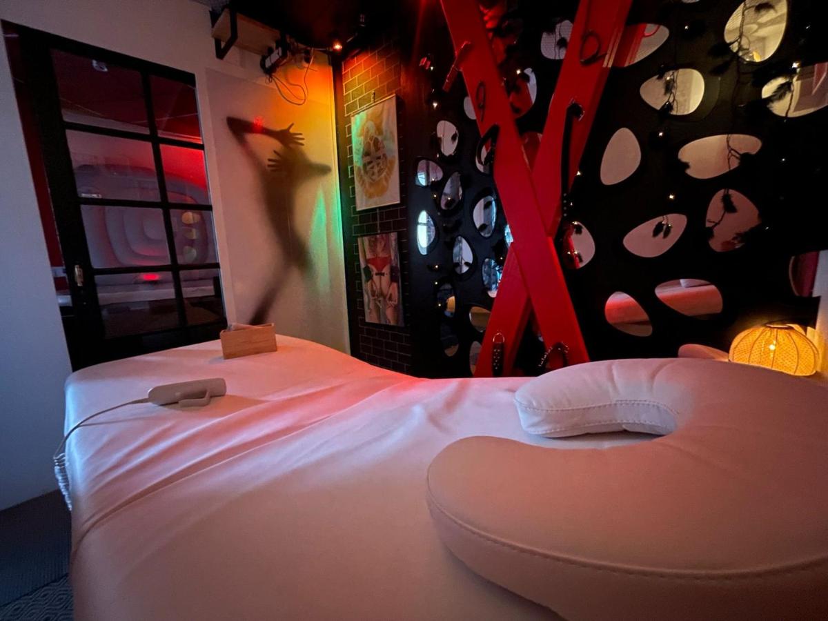 Chambre & Lounge Privé Jacuzzi - Housity